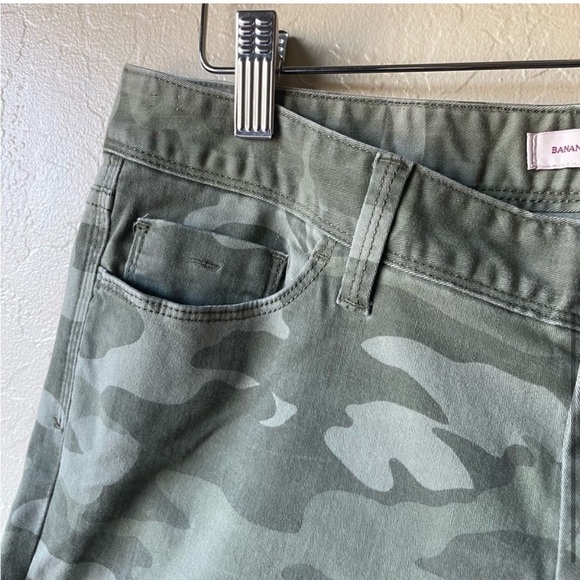 Banana Republic Heritage Camo low Rise Skinny Pant Women’s Size 27 - Picture 4 of 5